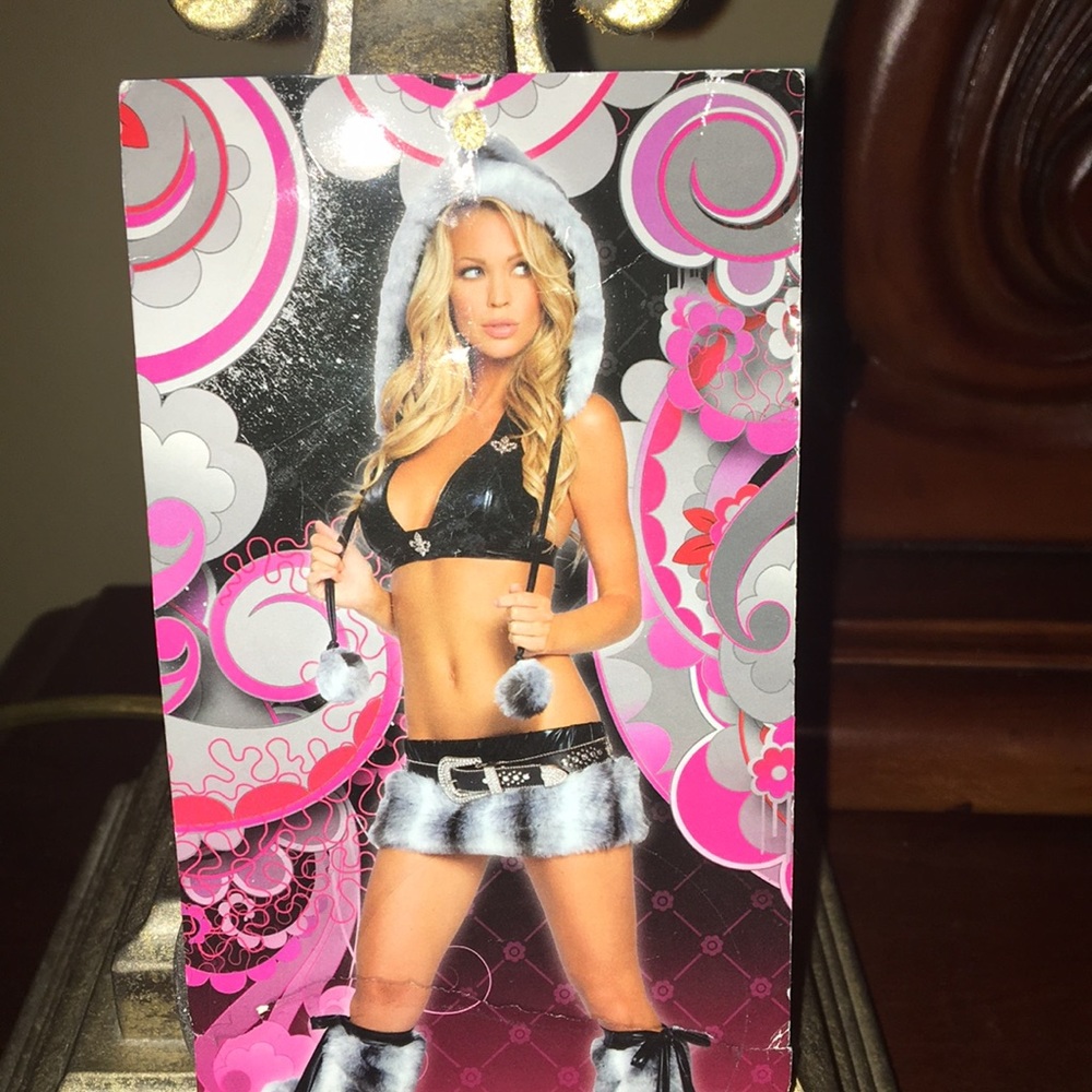 J Valentine sexy 2 pc halter, faux fur skirt s/m